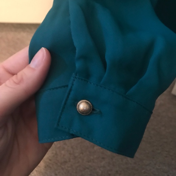 Button down Blouse - Picture 3 of 3